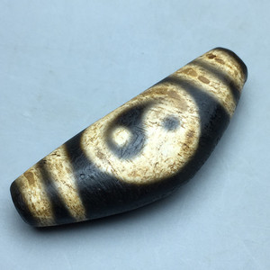 天然藏饰真品玛瑙玉髓包浆风化八卦老天珠吊坠项链挂件牛角形
