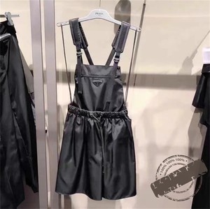 现货prada/普拉达 新款腰间抽绳背带裙 三角徽标吊带连衣裙女裙子