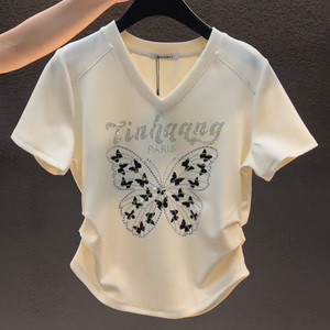 V领短袖T恤女夏季新款镶钻字母设计蝴蝶创意印花装饰洋气收腰上衣