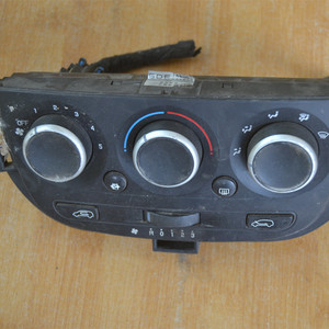 别克陆尊空调开关旋钮