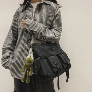 女生工装包斜挎包