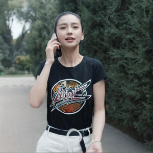 创业时代杨颖同款那蓝衣服黑色短袖女t恤夏港风潮烫钻angelababy