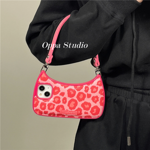 日本适用于iPhone14promax壳苹果13玫红豹纹包包12手提皮带11辣妹