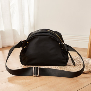 女士斜挎包旗舰店2021年新款品牌牛津布复古英伦风土洋气休闲时尚