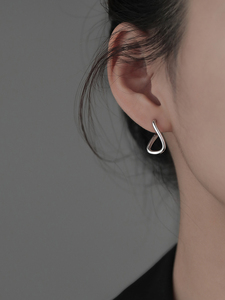 925纯银素圈耳钉2022年新款女小众设计感耳环高级感耳饰