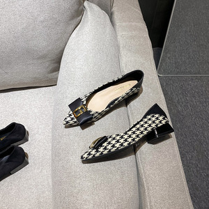 秋季新品可可传说浅口金属扣中跟单鞋女仙女风千鸟格尖头气质女鞋