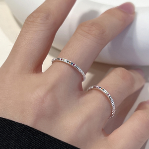 S925纯银设计小众女戒指彩色细钻锆石纹理单圈个性简约开口指环