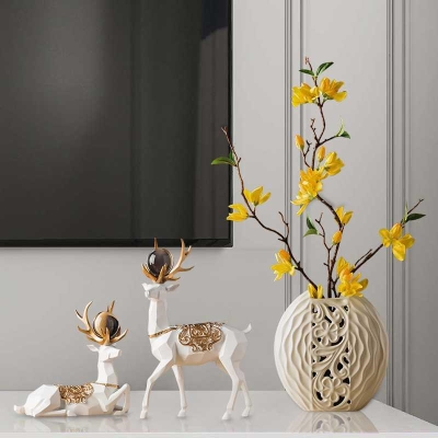 桌上摆件ins简约摆饰桌面创意便宜电视柜摆件家居装饰品卧室轻奢