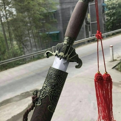 七星龙泉剑.