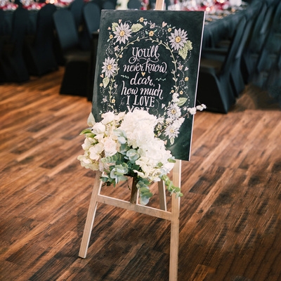 婚庆道具木质迎宾牌展示架户外婚礼支架创意引导牌婚纱照片木架