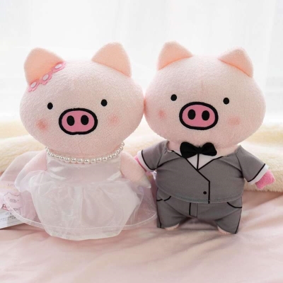 啊巧精品店淘宝情侣猪婚纱婚庆娃娃一对花车婚车头公仔装饰新婚结婚