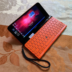 sony/索尼vpcp115 8寸屏幕二代口袋本裤袋本小笔记本电脑收藏价值