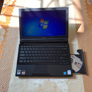 索尼vgn-tz13 11寸屏幕笔记本 上网本电脑带dvd光驱 摄像头wifi