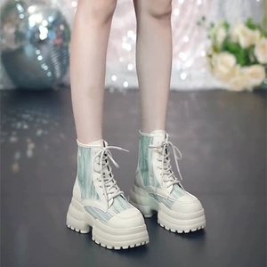 马丁靴女2024年秋冬新款拼色前系带增高防水台厚底时装靴时尚短靴