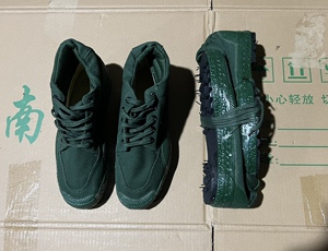 库存正品 橄榄绿高腰登山鞋 舒适结实耐磨工作鞋解放鞋 老式胶鞋