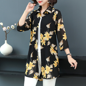 妈妈夏装雪纺t恤洋气中长款中年花色衬衫新款中老年女长袖上衣服