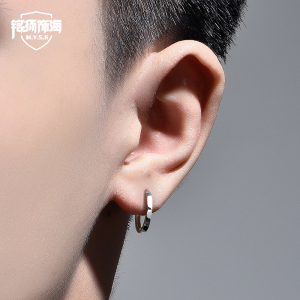 18k纯金白金耳环男士耳钉单只潮男宽边耳圈黄金圆圈新款素圈耳扣