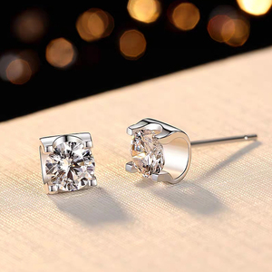 老凤祥18k钻石耳钉