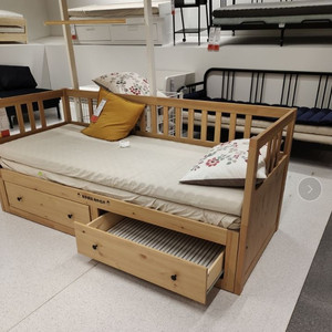 宜家 汉尼斯坐卧两用床框架家用简约带附储物双屉浅褐色国内代购