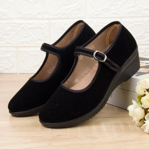 老北京布鞋女坡跟黑色工作鞋软底中跟中老年妈妈鞋单鞋一字扣带鞋