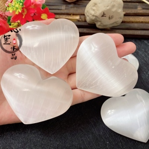 天然摩洛哥透石膏爱心灵修能量矿石疗愈石原石把玩件光之门摆件