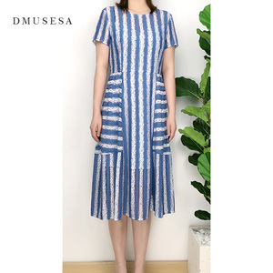 DMUSESA粉蓝色蕾丝条纹连衣裙春夏新款收腰显瘦中长款连身裙