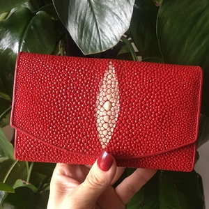 重复泰国珍珠鱼皮中长小钱包女款红色时尚高端真皮具正品清仓特价