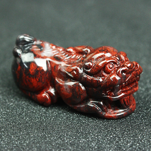 鸡血玉貔貅
