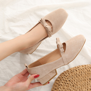 2020秋冬新款仙女风奶奶鞋方头单鞋女中跟浅口复古大码女鞋41-43