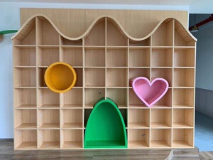 创意拱门造型书架异形收纳架图书馆多功能绘本柜阅读区实木书架