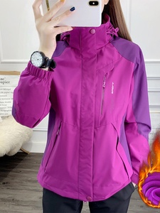 紫色冲锋衣外套女哥伦比亚新款加绒加厚中老年三合一可拆卸抓绒衣