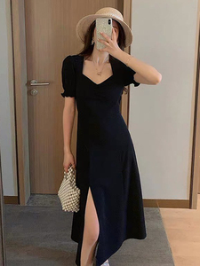 黑色连衣裙女2024新款夏装法式气质方领显瘦赫本风开叉长款小黑裙