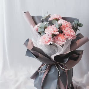 玫瑰康乃馨小花束