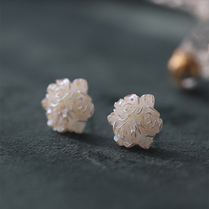 法国【设计师】Miss Choo 白色玫瑰花耳钉小众设计感花朵短发耳环