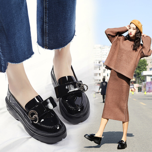 全黑色小皮鞋女式乐福鞋真皮厚底旅游休闲鞋配喇叭裤阔腿裤的鞋子