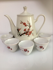 70/80年代国营 老厂货陶瓷 红梅大茶壶 配6个小茶盅一套 甘肃安口