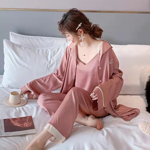 00宫蝶旗舰店天猫宫蝶睡衣女夏季性感丝绸短袖三件套装薄款冰丝吊带