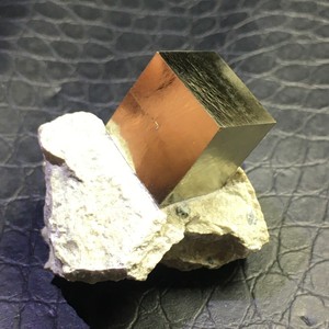 纯天然西班牙立方体金属矿物晶体黄铁矿原石标本收藏摆件非黄铜矿