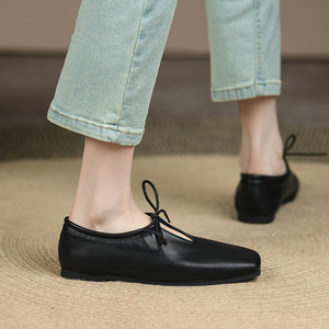 简约百搭休闲纯皮奶奶鞋超软真皮方头平底小皮鞋鞋女春季深口单鞋