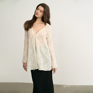 JS MAUVE原创设计感白色长袖防晒服女2023新品法式高级感开衫外套