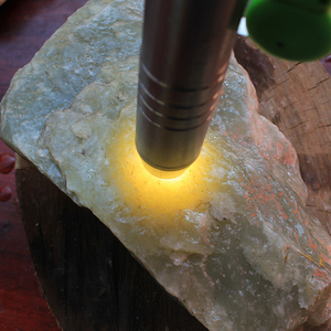 天然青海料和田三宝翠青玉原石山料可收藏做摆件手镯挂件白带翠玉