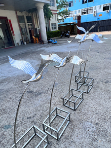 户外不锈钢飞鸟群大雁白鹭仙鹤雕塑定制景观水景草坪小鸟摆件装饰