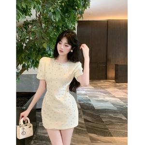 韩版气质高级感连衣裙夏季法式小众设计重工显瘦短裙子女2024新款