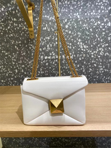 valentino/华伦天奴22年新款one stud小号翻盖链条马鞍包单肩女包