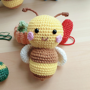 墨儿手作小蜜蜂钥匙扣钩针毛线编织手工定制包包汽车挂件