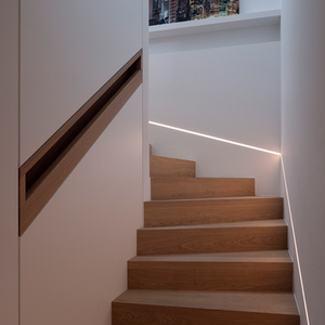 楼梯扶手感应灯