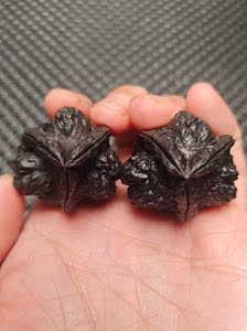 33尺地闷三棱金蟾塔元宝云南野生铁核桃文玩核桃把件金蟾蛤蟆头