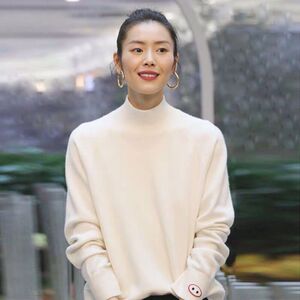 大表姐刘雯同款羊毛衫女秋冬宽松短款猪鼻子针织衫半高领打底毛衣