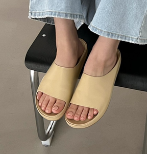 百搭好看简单露趾一字带厚底外穿凉拖鞋女气质显瘦纯色pu衣玲女鞋
