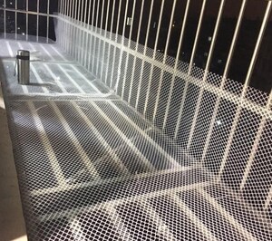阳台防漏防坠网防护网防猫封窗台网神器塑料网格防盗网掉垫板自装